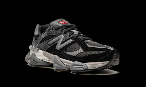 9060 "Black/Castlerock"